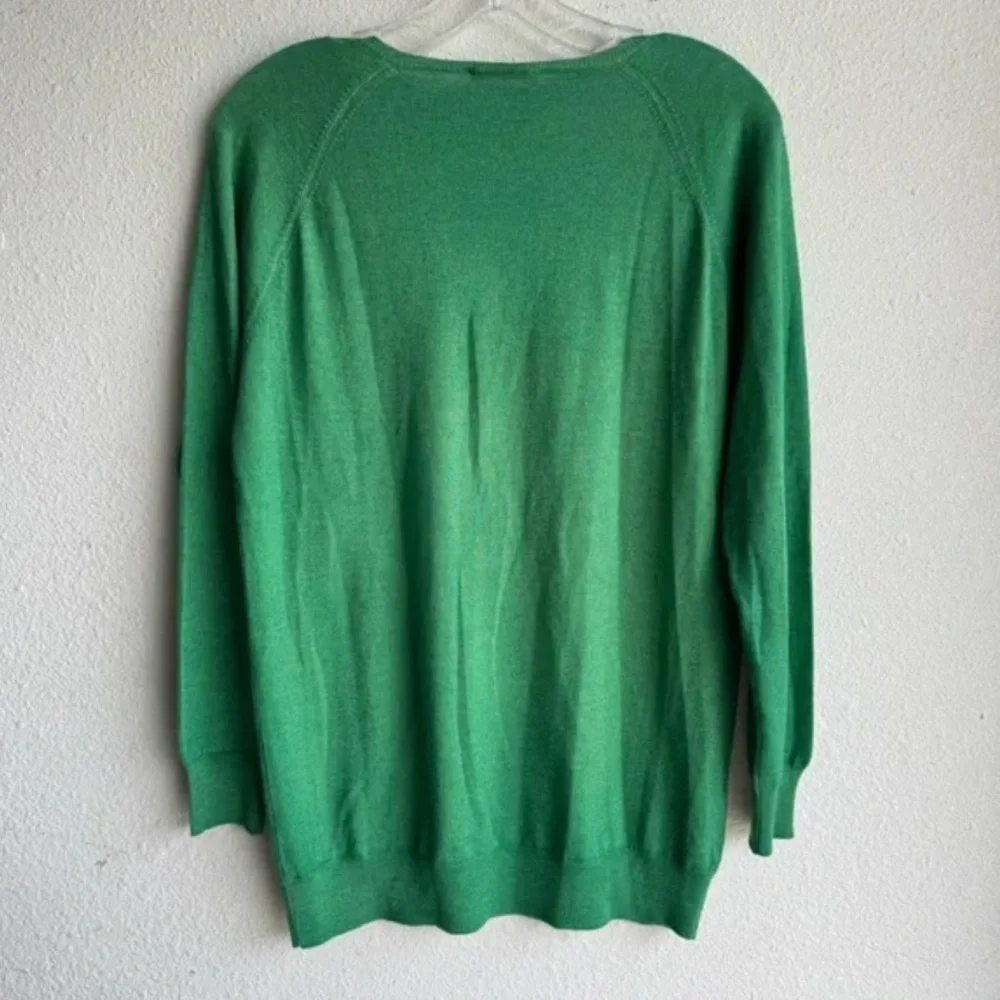 Prada Green 100% Wool V-neck Sweater Size 8 Lightweight Classic Quiet Luxury - Picture 6 of 8